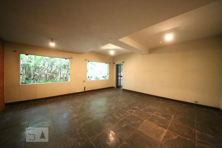 Casa à venda com 1300m², 5 quartos e 6 vagasSala 