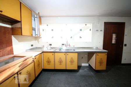 Casa à venda com 1300m², 5 quartos e 6 vagasCozinha 