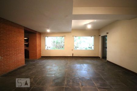 Casa à venda com 1300m², 5 quartos e 6 vagasSala 