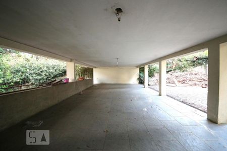 Casa à venda com 1300m², 5 quartos e 6 vagasGaragem