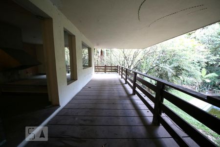 Casa à venda com 1300m², 5 quartos e 6 vagasTerraço