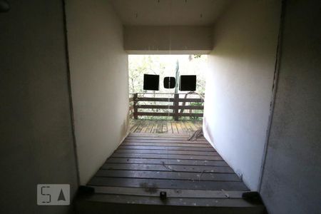 Casa à venda com 1300m², 5 quartos e 6 vagasCorredor