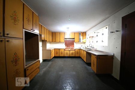 Casa à venda com 1300m², 5 quartos e 6 vagasCozinha 