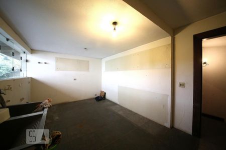 Casa à venda com 1300m², 5 quartos e 6 vagasÁrea de Serviço