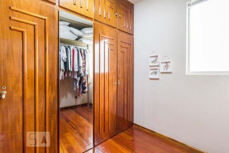 Apartamento à venda com 120m², 4 quartos e 2 vagasQuarto