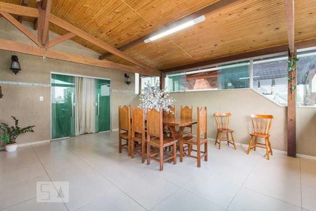 Apartamento à venda com 120m², 4 quartos e 2 vagasÁrea Externa