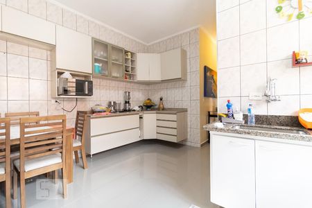 Casa à venda com 175m², 3 quartos e 3 vagas Casa à venda com 175m², 3 quartos e 3 vagasCozinha