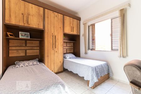 Casa à venda com 175m², 3 quartos e 3 vagas Casa à venda com 175m², 3 quartos e 3 vagasQuarto 2