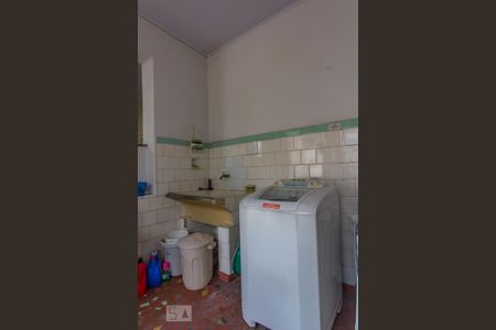 Casa à venda com 147m², 2 quartos e 7 vagas Casa à venda com 147m², 2 quartos e 7 vagasEdicula/Lavanderia