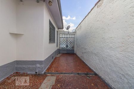 Casa à venda com 147m², 2 quartos e 7 vagas Casa à venda com 147m², 2 quartos e 7 vagasGaragem