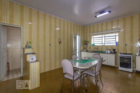 Casa à venda com 147m², 2 quartos e 7 vagas Casa à venda com 147m², 2 quartos e 7 vagasCozinha