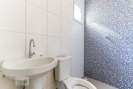 Banheiro de apartamento para alugar com 1 quarto, 50m² em Vila Guilherme, São Paulo
