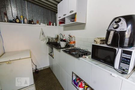 Casa à venda com 240m², 3 quartos e 4 vagas Casa à venda com 240m², 3 quartos e 4 vagasCozinha 2