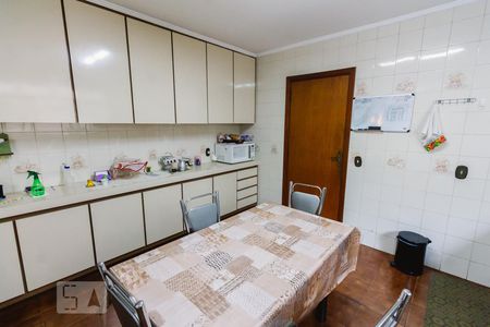 Casa à venda com 240m², 3 quartos e 4 vagas Casa à venda com 240m², 3 quartos e 4 vagasCozinha 1