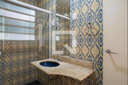 Apartamento à venda com 164m², 3 quartos e 1 vaga Apartamento à venda com 164m², 3 quartos e 1 vagaBanheiro 2