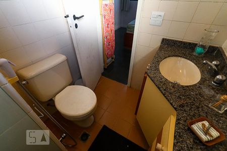 Apartamento à venda com 74m², 2 quartos e 1 vaga Apartamento à venda com 74m², 2 quartos e 1 vagaBanheiro da Suíte 1