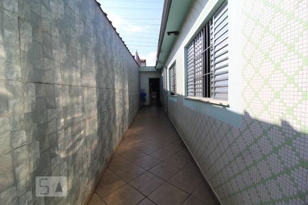 Casa à venda com 316m², 3 quartos e 3 vagasCorredor lateral