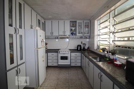 Casa à venda com 316m², 3 quartos e 3 vagasCozinha