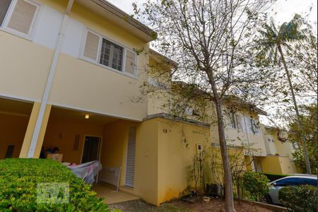 Casa de condomínio à venda com 151m², 3 quartos e 2 vagasFachada