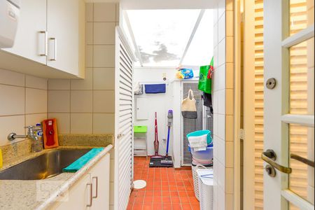 Casa de condomínio à venda com 151m², 3 quartos e 2 vagasArea Serviço