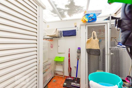 Casa de condomínio à venda com 151m², 3 quartos e 2 vagasArea Serviço