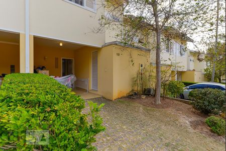 Casa de condomínio à venda com 151m², 3 quartos e 2 vagasFachada