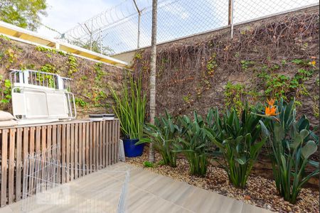 Casa de condomínio à venda com 151m², 3 quartos e 2 vagasArea Externa