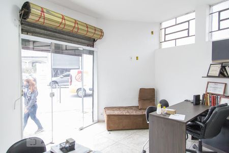 Casa à venda com 120m², 4 quartos e 3 vagas Casa à venda com 120m², 4 quartos e 3 vagasEscritório