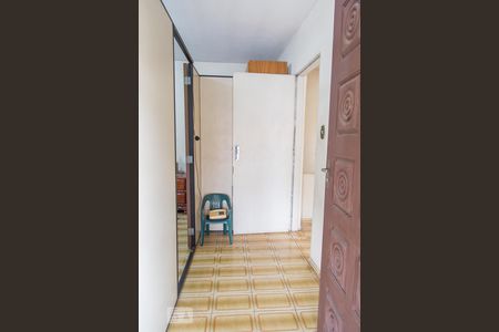 Casa à venda com 120m², 4 quartos e 3 vagas Casa à venda com 120m², 4 quartos e 3 vagasCorredor