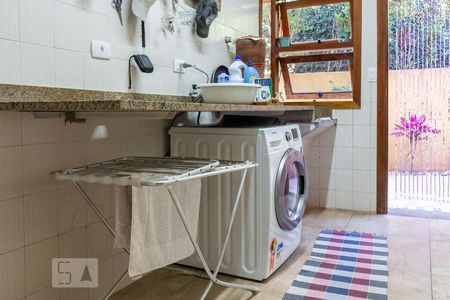 Casa à venda com 320m², 3 quartos e 4 vagas Casa à venda com 320m², 3 quartos e 4 vagasLavanderia