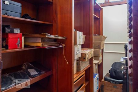 Casa à venda com 320m², 3 quartos e 4 vagas Casa à venda com 320m², 3 quartos e 4 vagasSuíte 2 Closet