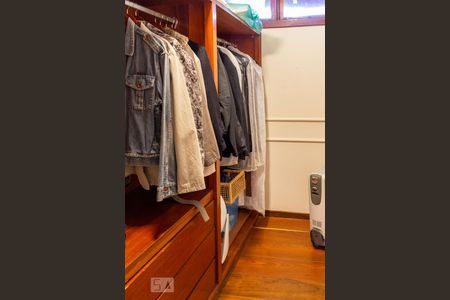 Casa à venda com 320m², 3 quartos e 4 vagas Casa à venda com 320m², 3 quartos e 4 vagasSuíte 1 Closet