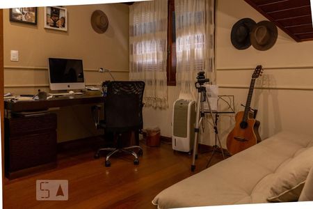 Casa à venda com 320m², 3 quartos e 4 vagas Casa à venda com 320m², 3 quartos e 4 vagasSuíte 2