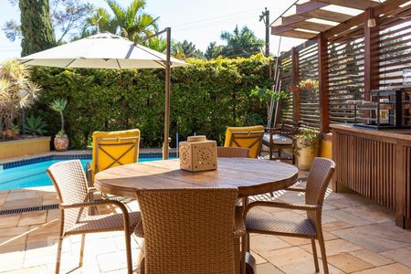 Casa à venda com 320m², 3 quartos e 4 vagas Casa à venda com 320m², 3 quartos e 4 vagasÁrea Externa