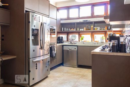 Casa à venda com 320m², 3 quartos e 4 vagas Casa à venda com 320m², 3 quartos e 4 vagasCozinha