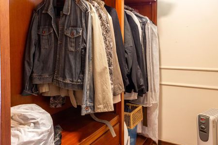 Casa à venda com 320m², 3 quartos e 4 vagas Casa à venda com 320m², 3 quartos e 4 vagasSuíte 1 Closet