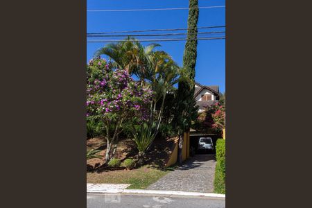 Casa à venda com 320m², 3 quartos e 4 vagas Casa à venda com 320m², 3 quartos e 4 vagasFachada