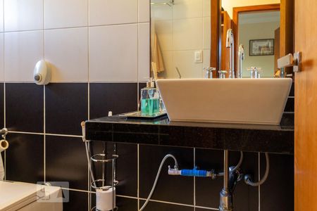 Casa à venda com 320m², 3 quartos e 4 vagas Casa à venda com 320m², 3 quartos e 4 vagasSuíte 1 Banheiro