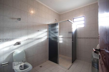 Casa à venda com 500m², 8 quartos e 3 vagas Casa à venda com 500m², 8 quartos e 3 vagasBanheiro Corredor
