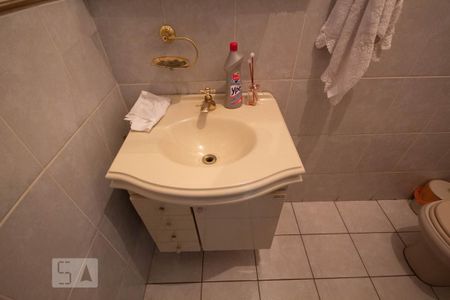 Casa à venda com 500m², 8 quartos e 3 vagas Casa à venda com 500m², 8 quartos e 3 vagasBanheiro da Cozinha