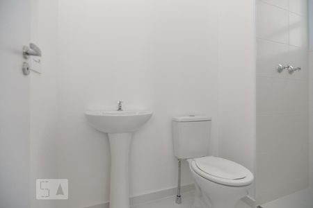 Banheiro de apartamento para alugar com 2 quartos, 45m² em Brás, São Paulo
