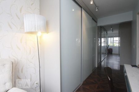 Casa de condomínio à venda com 443m², 4 quartos e 4 vagasCLOSET