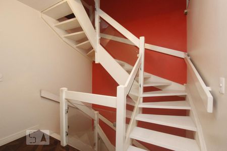 Casa de condomínio à venda com 443m², 4 quartos e 4 vagasESCADAS