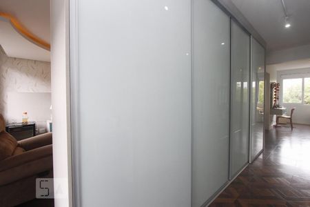 Casa de condomínio à venda com 443m², 4 quartos e 4 vagasCLOSET