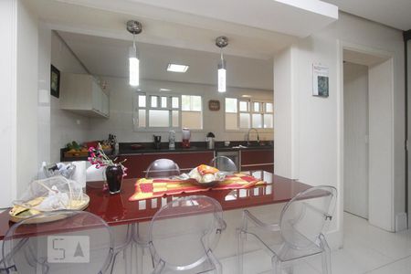 Casa de condomínio à venda com 443m², 4 quartos e 4 vagasCOZINHA