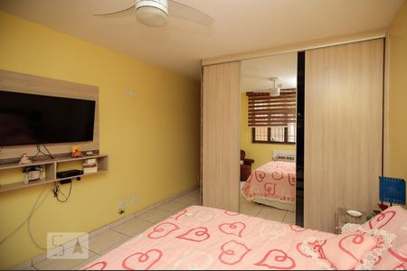 Casa à venda com 172m², 4 quartos e 1 vagaSuíte 1