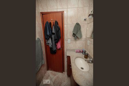 Casa à venda com 172m², 4 quartos e 1 vagaBanheiro suíte 1