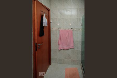 Casa à venda com 172m², 4 quartos e 1 vagaBanheiro suíte 2