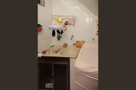 Casa à venda com 172m², 4 quartos e 1 vagaÁrea de Serviço