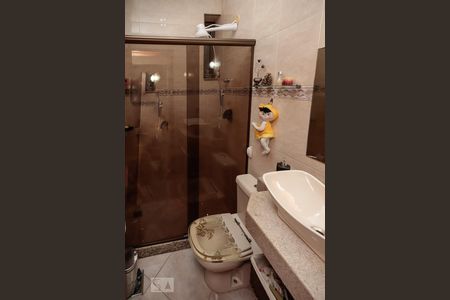 Casa à venda com 172m², 4 quartos e 1 vagaBanheiro